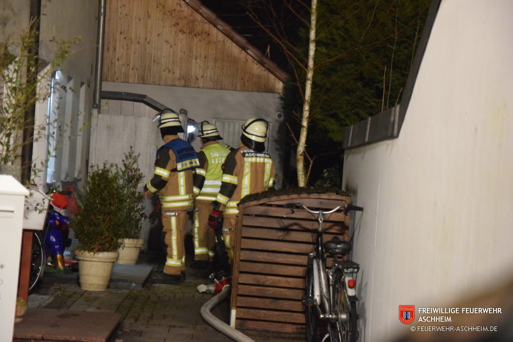 458 Brand B3 Keller am 26.12.2017 Freiwillige