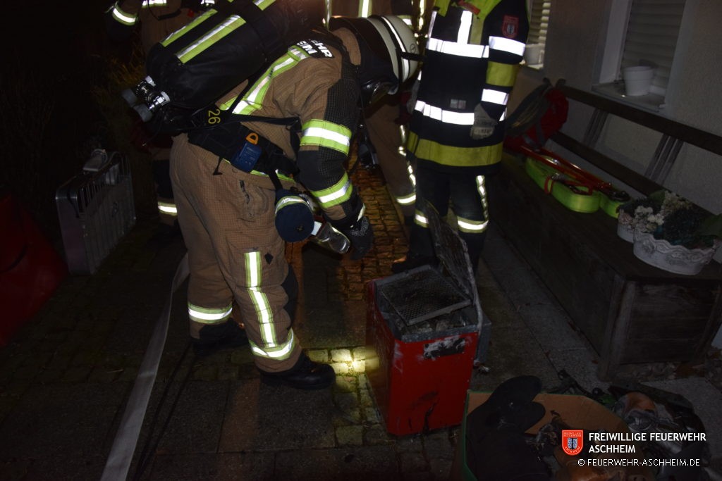 458 Brand B3 Keller am 26.12.2017 Freiwillige