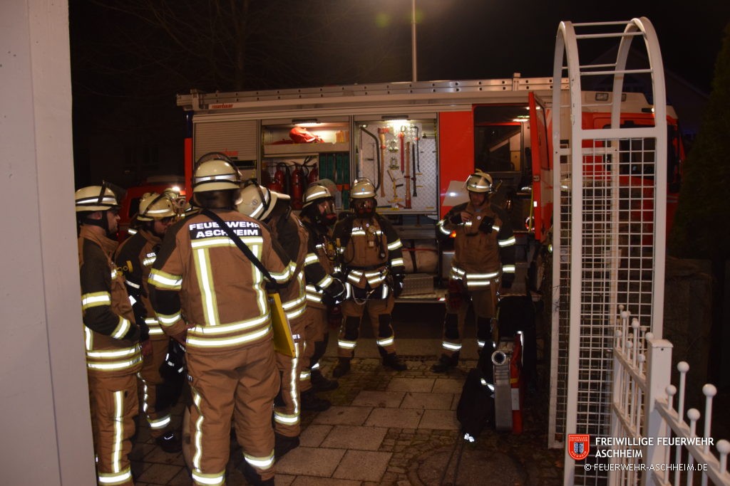 458 Brand B3 Keller am 26.12.2017 Freiwillige