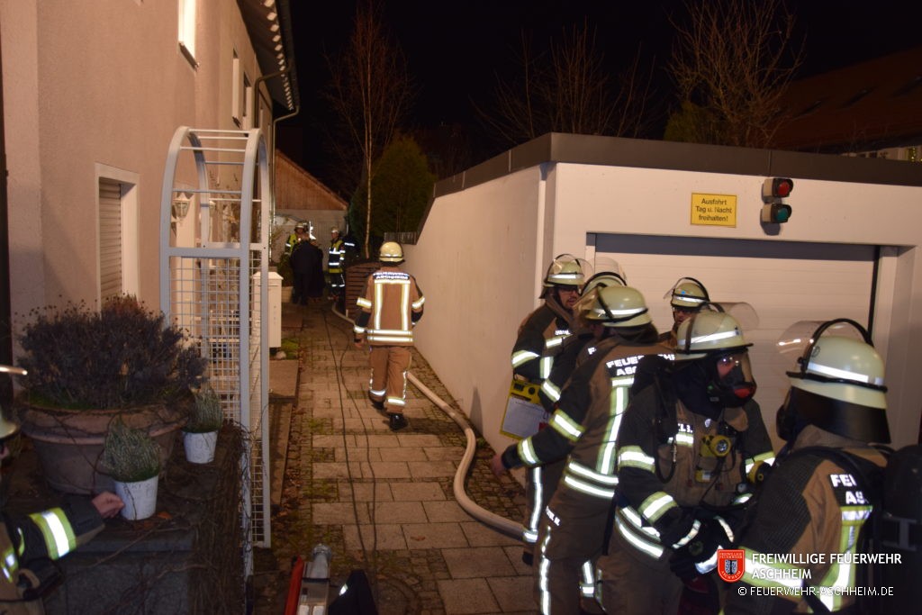 458 Brand B3 Keller am 26.12.2017 Freiwillige