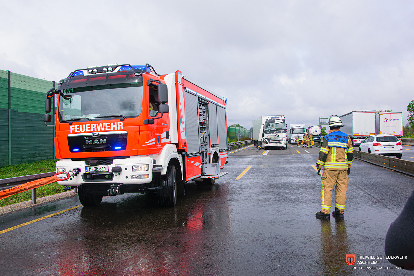 Technische Hilfe THL 2 VU LKW / Bus (leer), ohne eingeklemmte Person