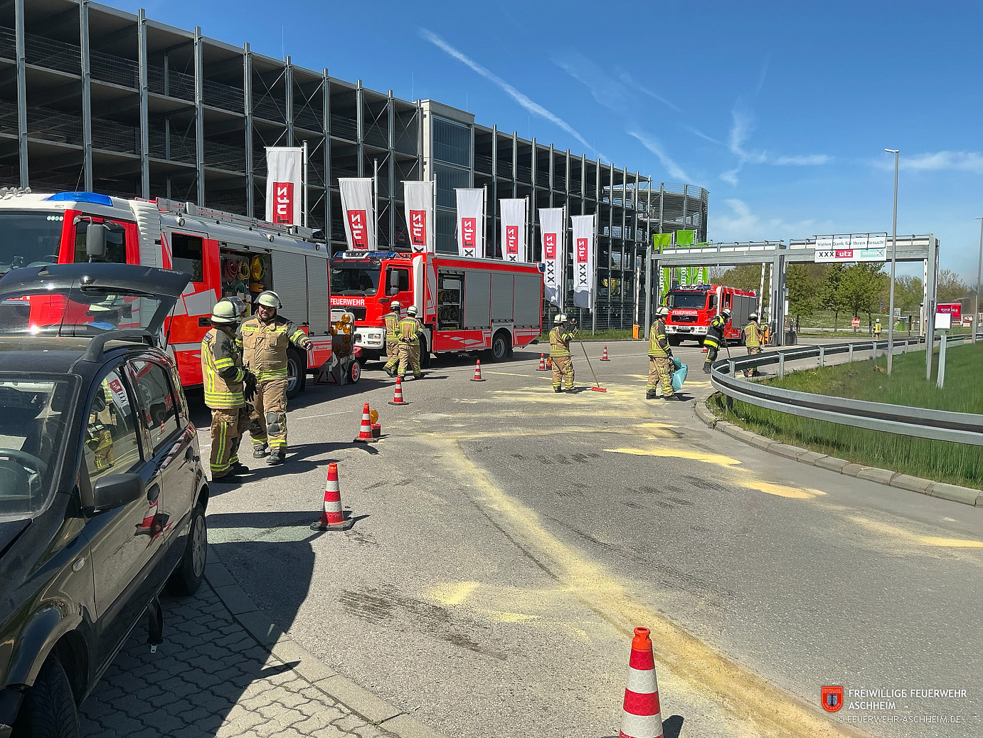 Technische Hilfe - THL 1 klein Straße reinigen